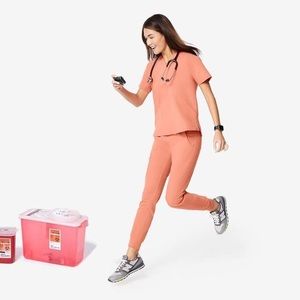 FIGS LIMITED EDITION CORAL BATARA  SCRUB TOP-NEW!!